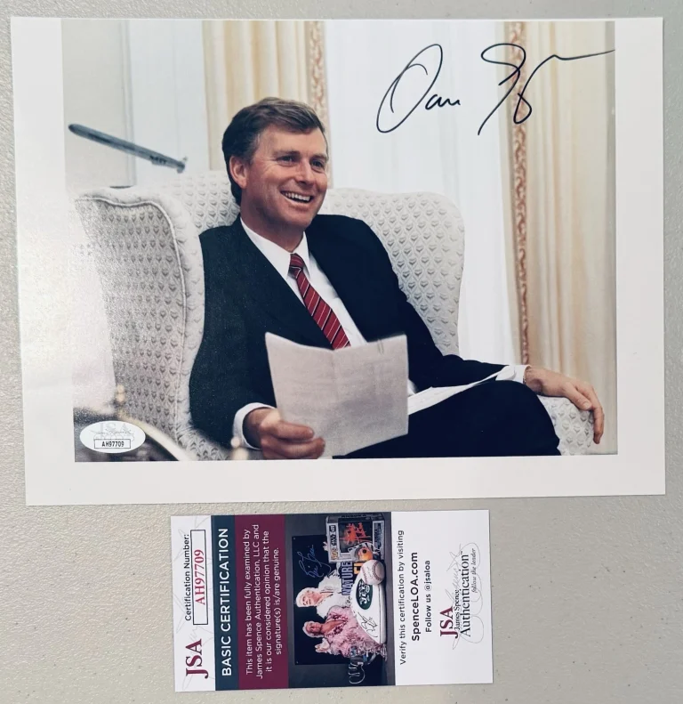 Dan Quayle Signed Autographed 7.5x10 Photo JSA Cert United States Vice President