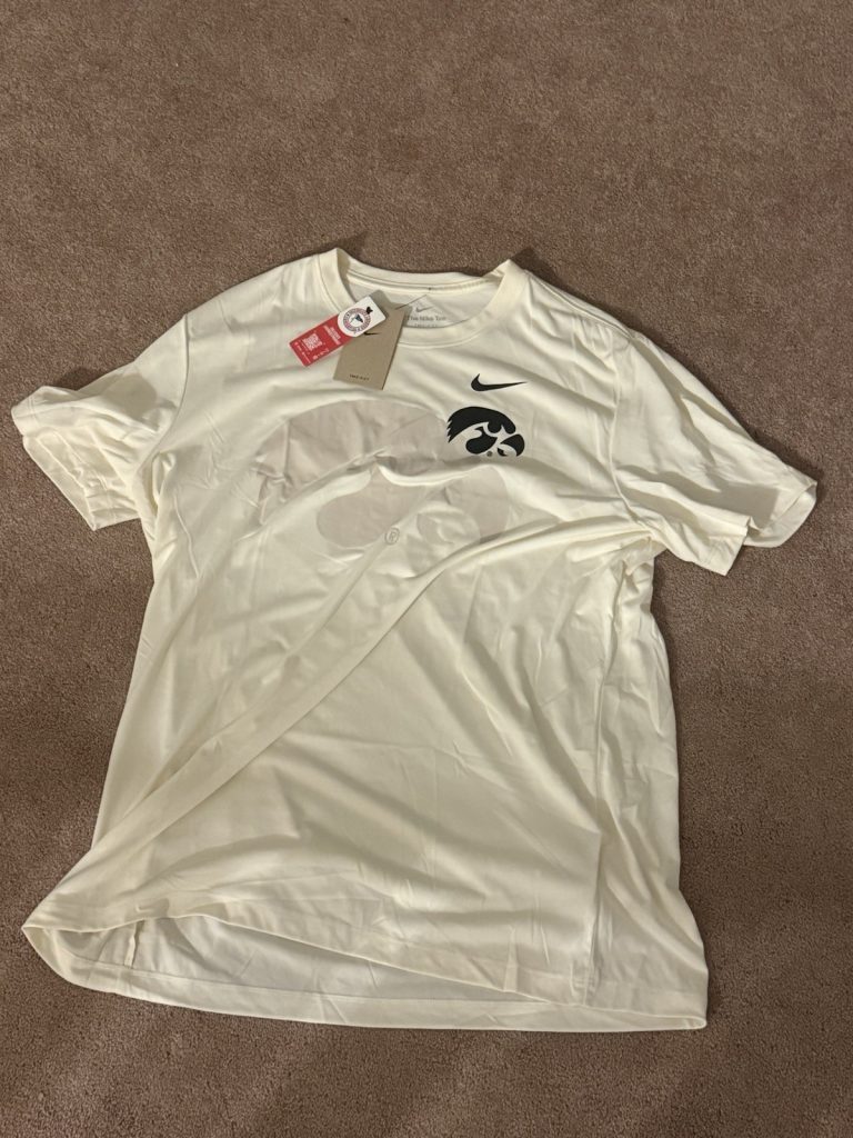 Nike Dri-FIT Iowa Hawkeyes T-Shirt Mens XL Cream White Short Sleeve New