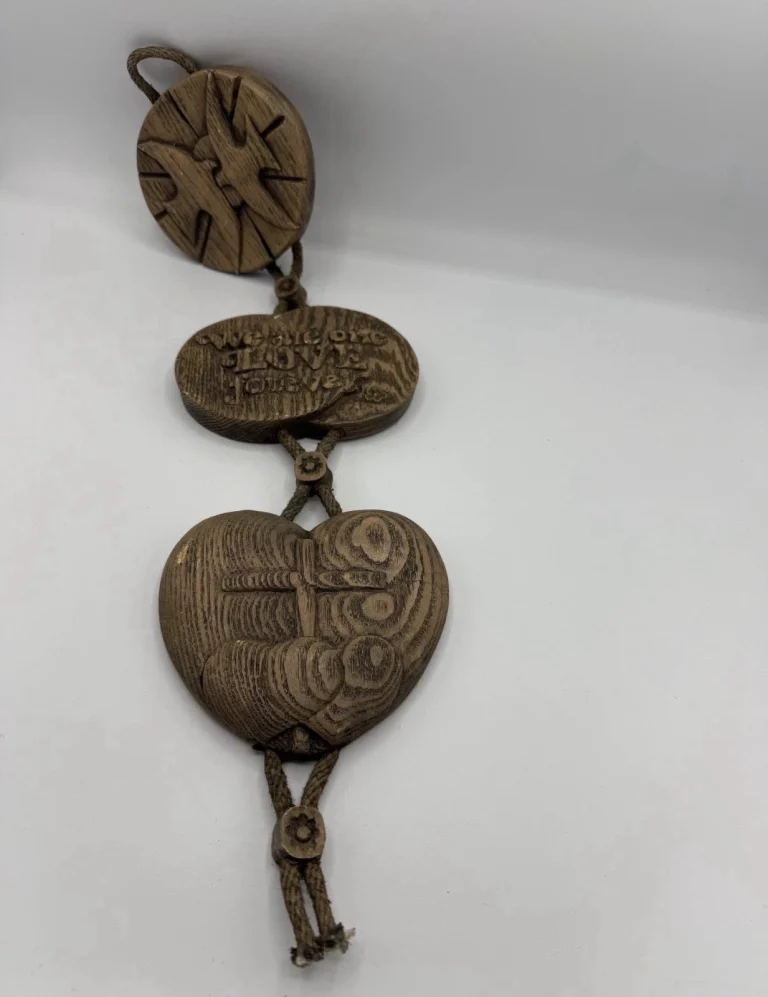 Vintage Hand Carved Wood Wall Hanging Welcome Love Forever Heart Plaque Decor