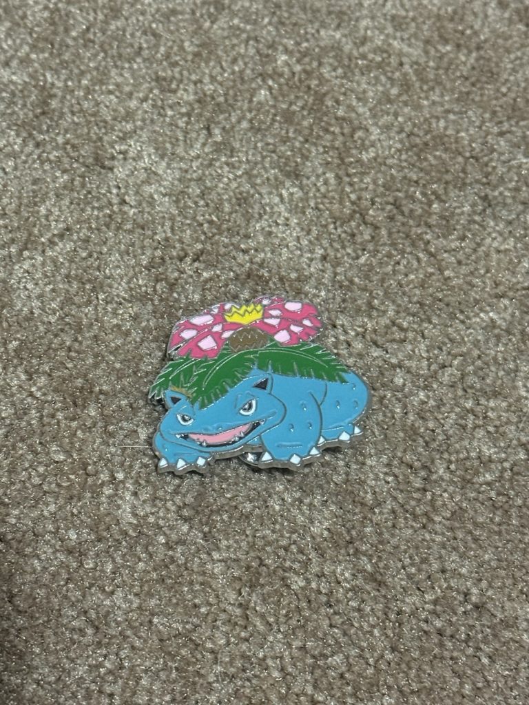 Pokemon TCG Venusaur Deluxe Enamel Pin Nintendo Premium Pin Badge