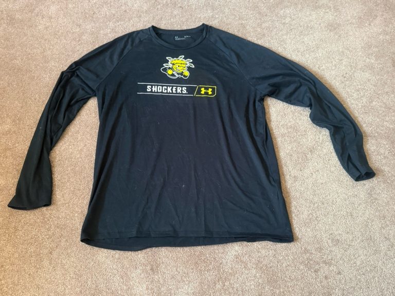Under Armour Wichita State Shockers Shirt Mens XL Black Long Sleeve