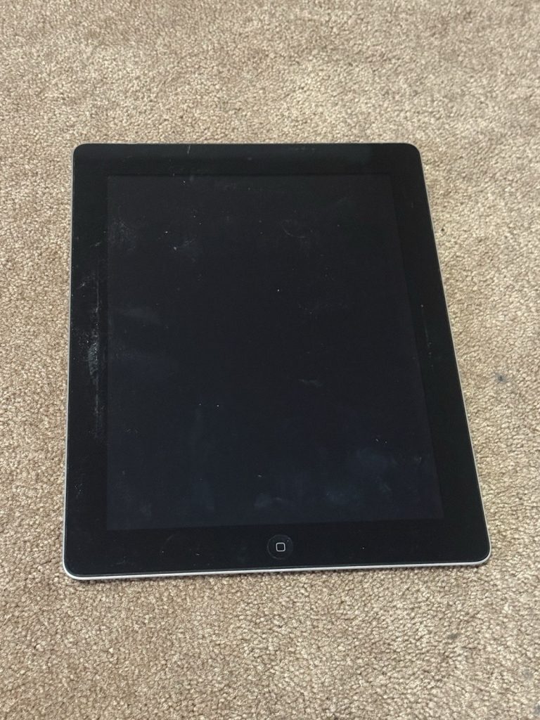 Apple iPad 2nd Gen A1395 9.7” WiFi Tablet Black For Parts