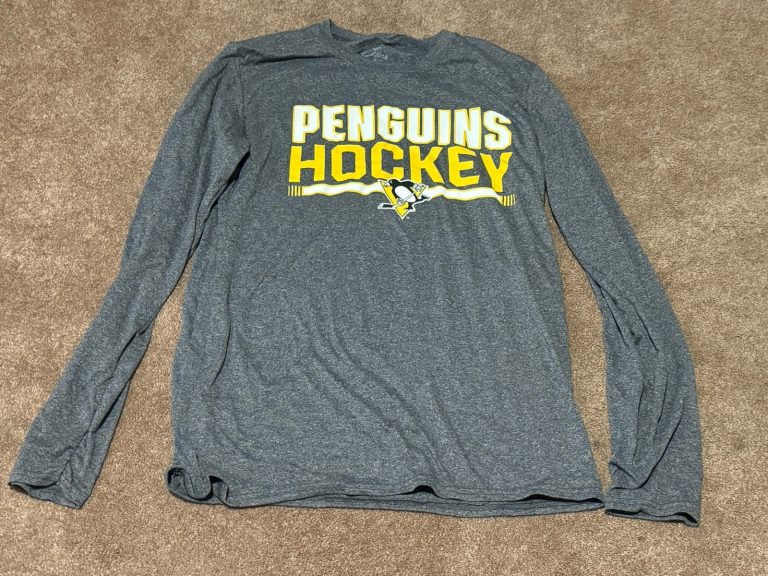 Fanatics Penguins Hockey Shirt Mens Medium Gray Long Sleeve NHL Graphic Tee
