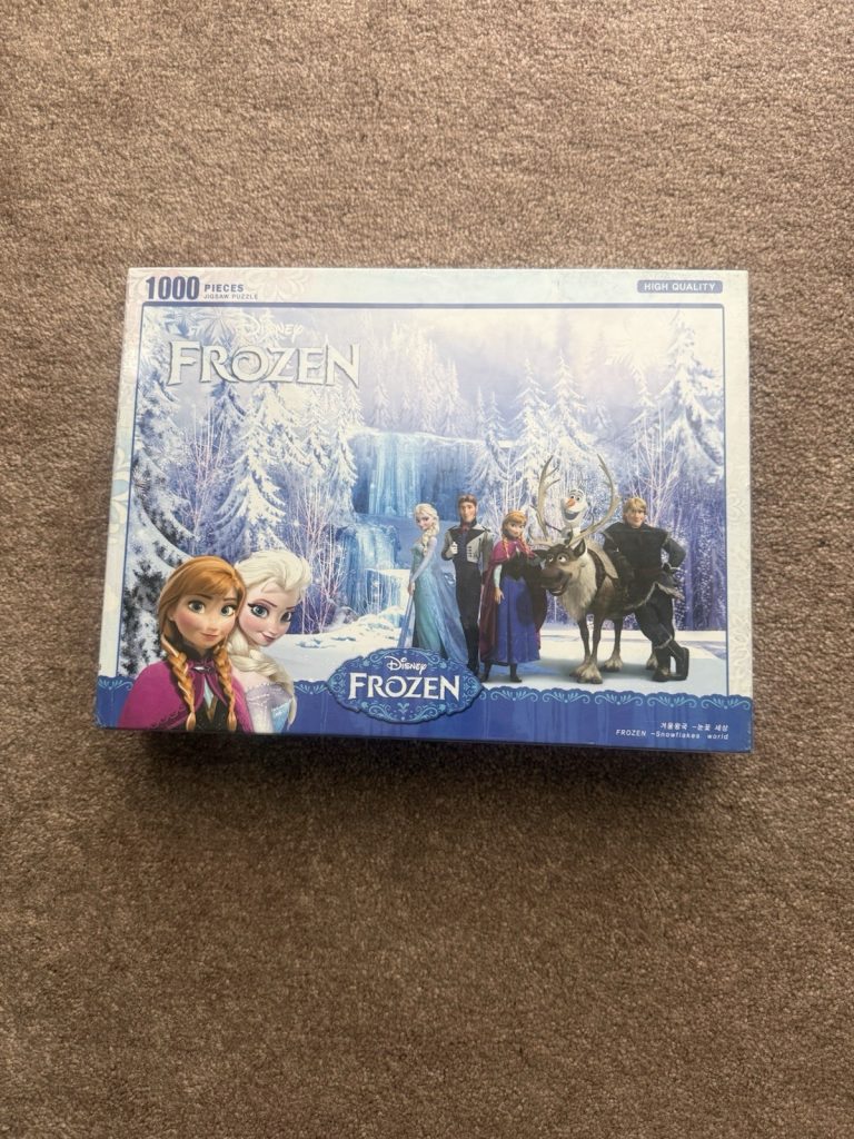 Disney Frozen 1000 Piece Jigsaw Puzzle Snowflakes World Sealed