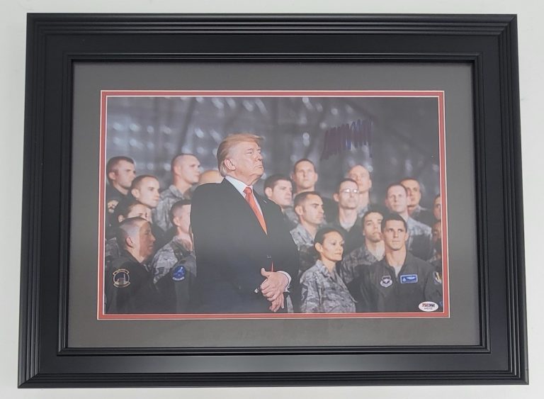 Donald Trump Signed Framed 12x18 Photo PSA DNA Certified Autograph Display￼