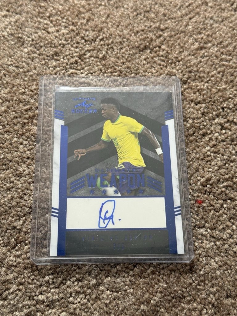 2022 Leaf Ultimate Soccer Vinícius Júnior Brazil Auto Blue 3/8