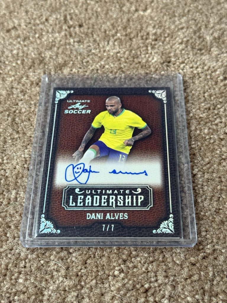 2022 Leaf Ultimate Soccer Dani Alves Ultimate Leadership Auto #7/7 L-DA1