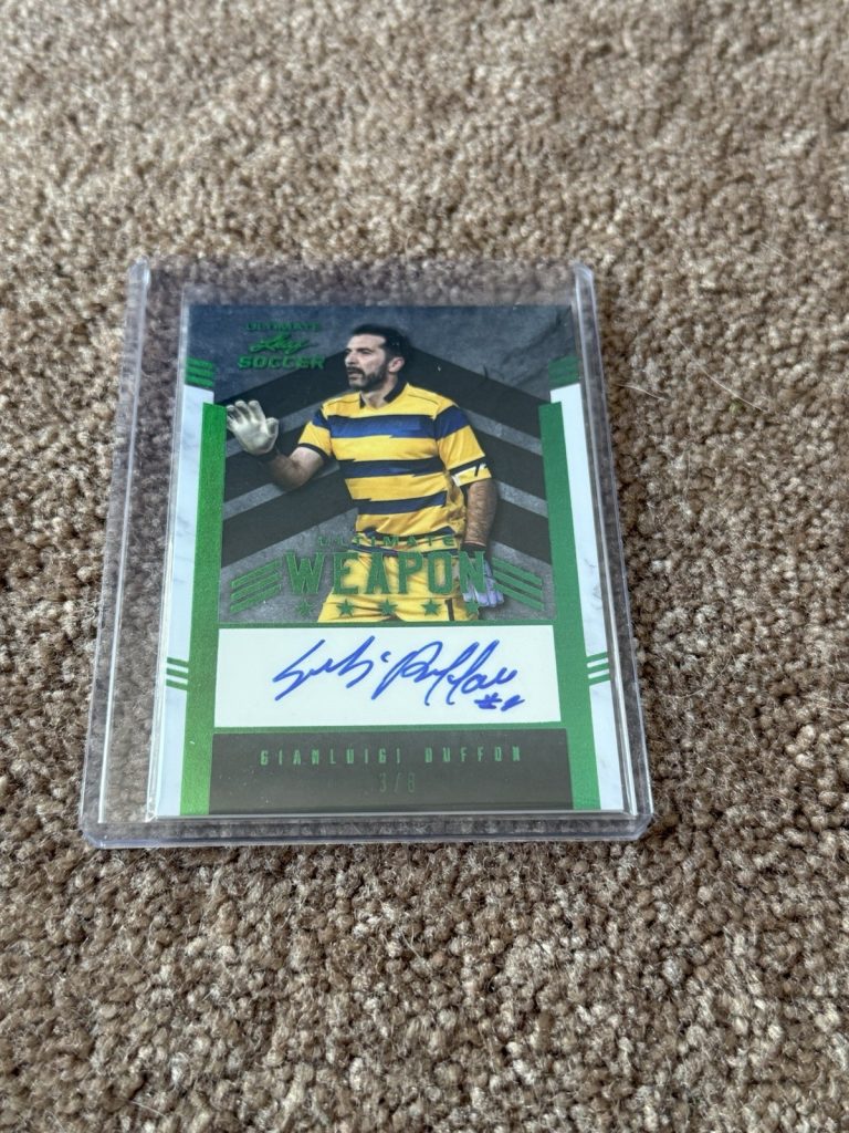 2022 Leaf Ultimate Soccer Gianluigi Buffon Auto Ultimate Weapon W-GB2 3/8