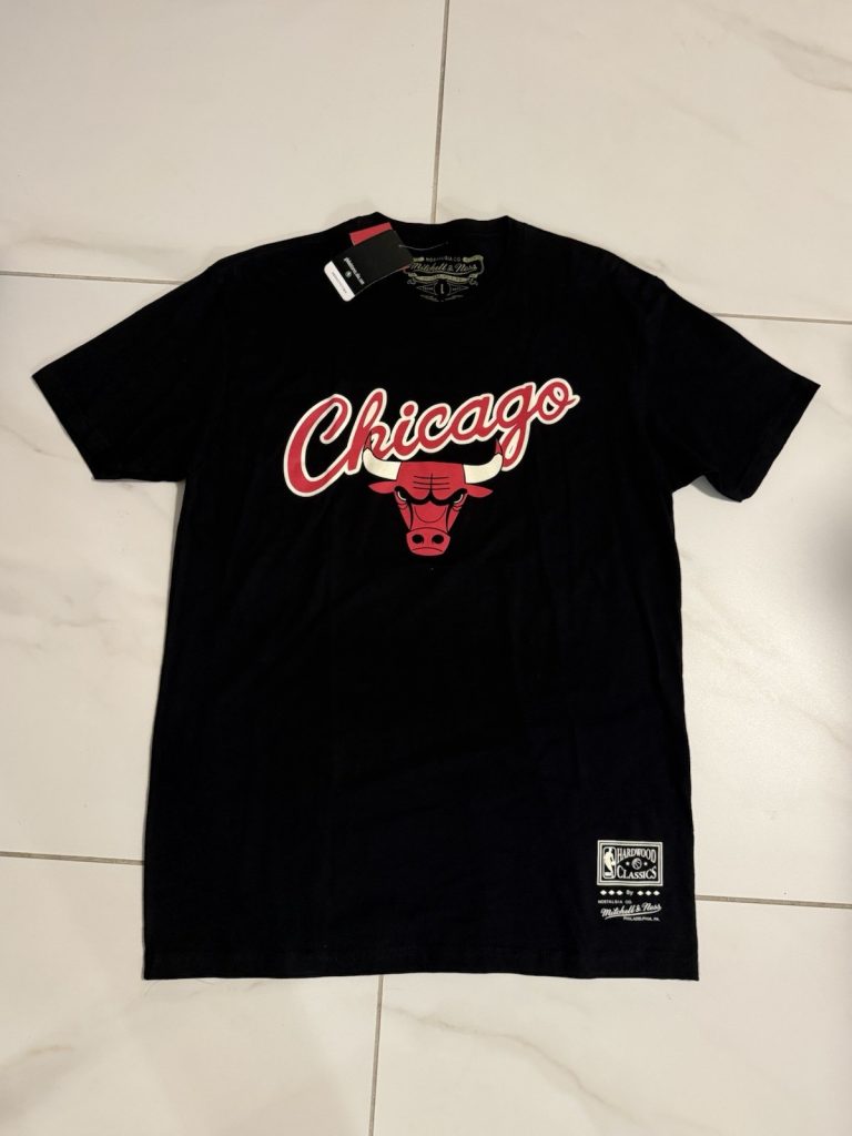 Mitchell & Ness Chicago Bulls Script Logo Tee Black Red NWT Large