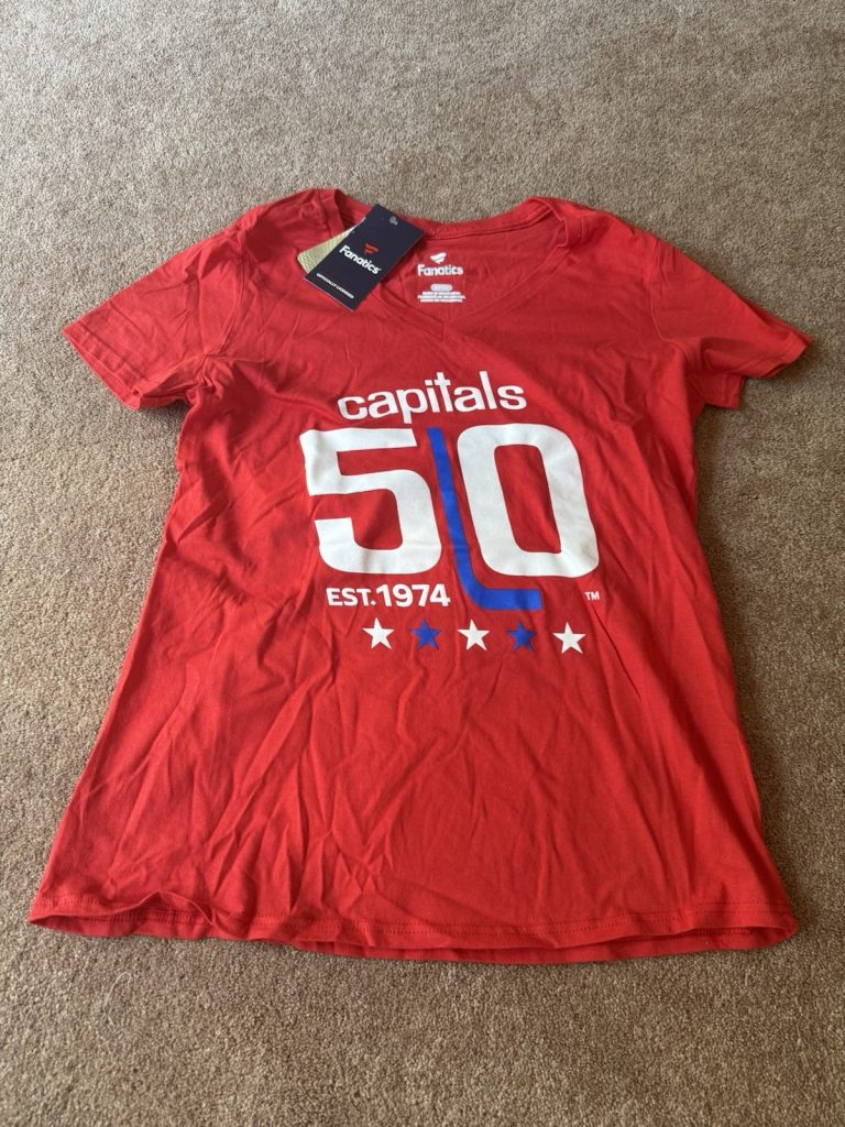 Washington Capitals Logo V-Neck T-Shirt Womens S Red Fanatics NHL Hockey Tee