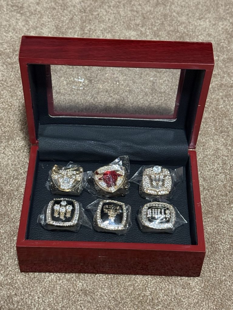 Chicago Bulls Championship 6 Ring Set Replica Dynasty 1991-1998 with Display Box