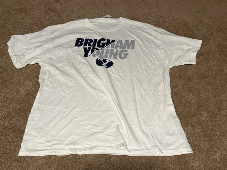 Hanes BYU Brigham Young Cougars Mens XL White Short Sleeve T-Shirt NCAA NWT