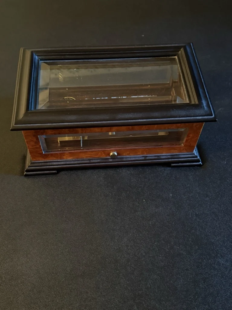 Reuge Music Box 72 Note 3 Tune Vivaldi Four Seasons CH 3/72 Burl Wood Glass Top