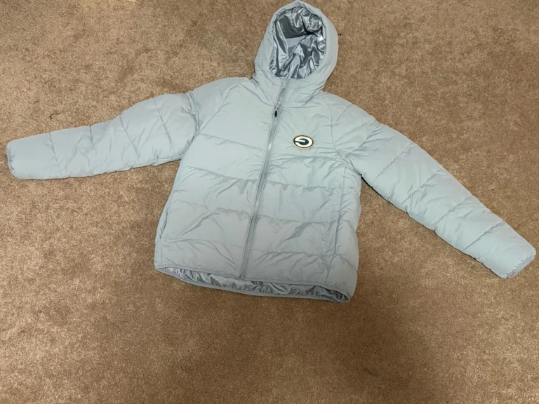 NWT Antigua Green Bay Packers Womens Universe Puffer Jacket Hooded M Gray Sky