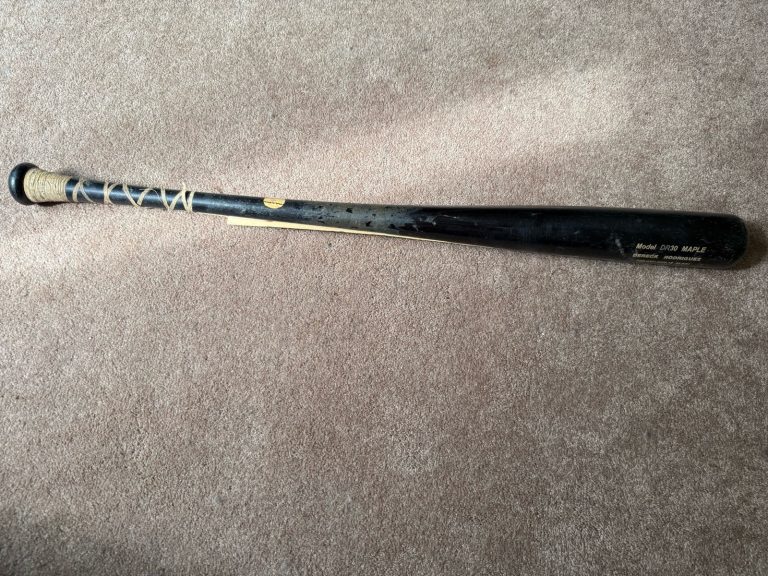 Dereck Rodriguez Signed Cracked Pro Model Bat DR30 Maple 33.5/31 2012 Twins