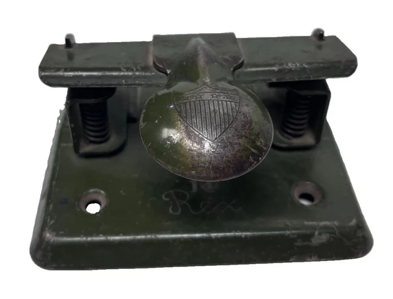Vtg Hole Punch Green USA Works Great B4