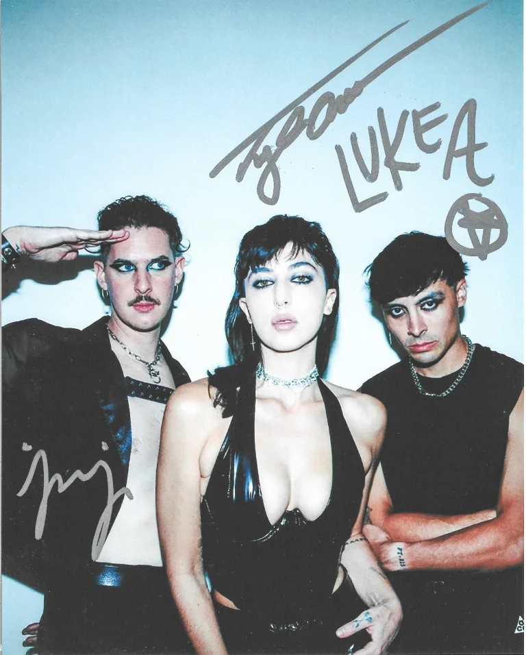 Pixel Grip full band REAL hand SIGNED Photo COA Autographed Rita Lukea +2