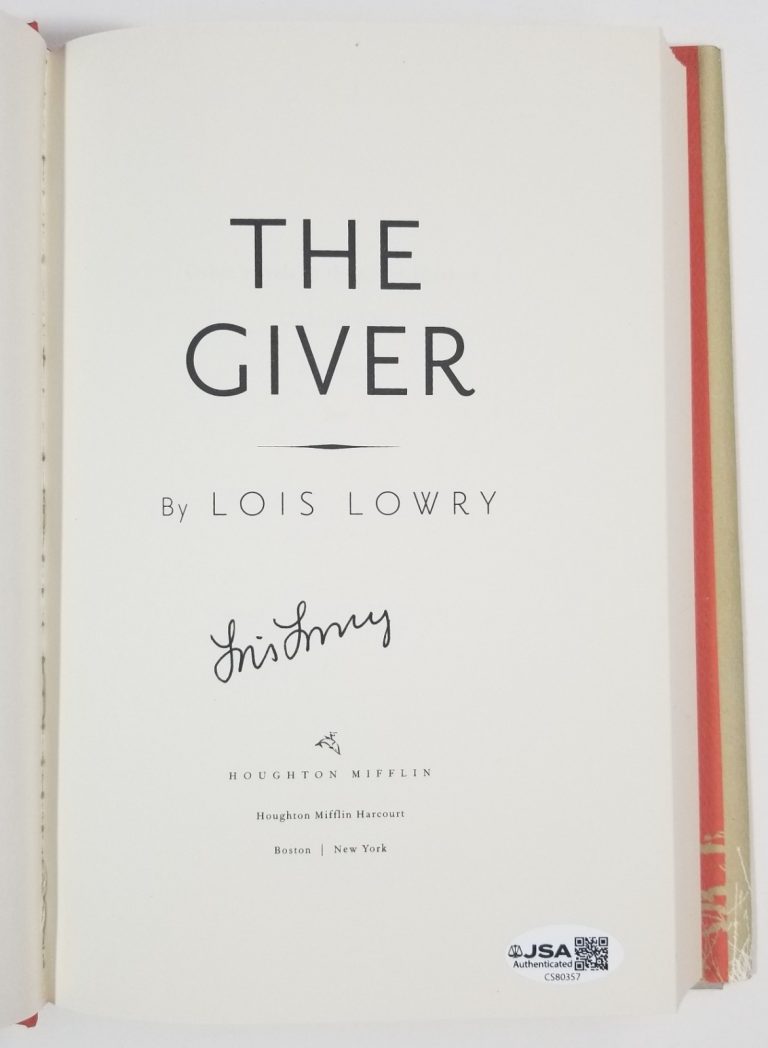 Lois Lowry author REAL hand SIGNED The Giver Hardcover Book JSA COA #2 Autograph