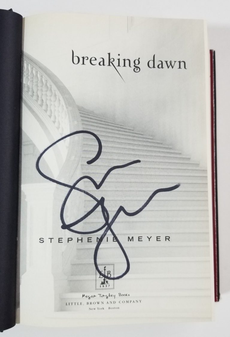 Stephenie Meyer hand SIGNED Breaking Dawn Twilight Saga Book JSA COA Autographed