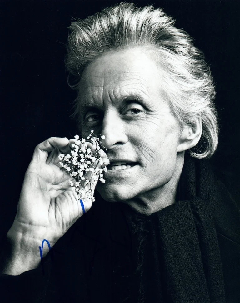 Michael Douglas Signed Autographed 8x10 Photo Wall Street Gordon Gekko COA VD