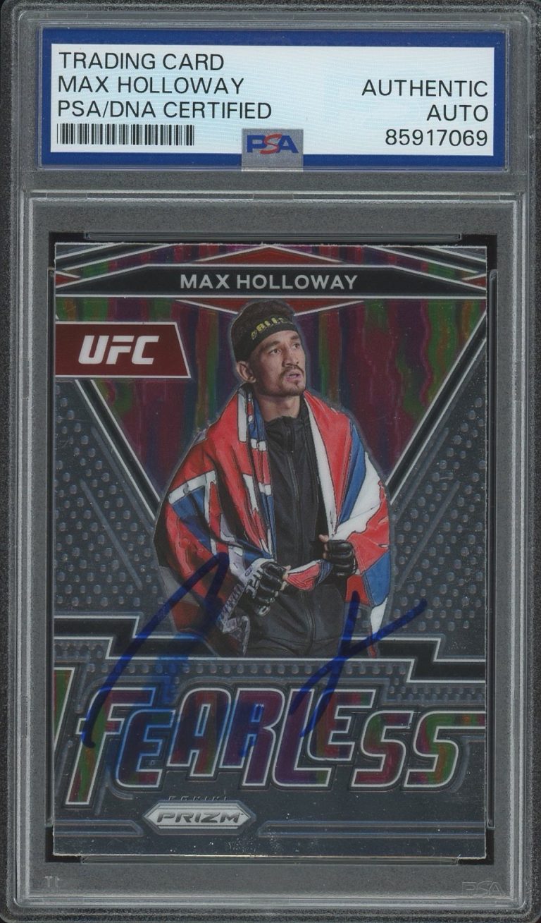 2022 Panini Prizm UFC #16 Max Holloway Signed Fearless Card PSA/DNA AUTO