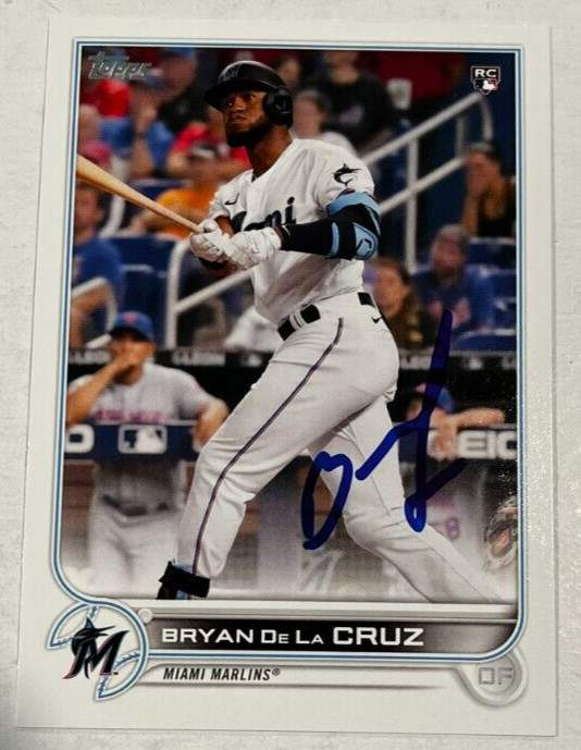 BRYAN DE LA CRUZ SIGNED 2022 TOPPS BASEBALL CARD AUTOGRAPH AUTO