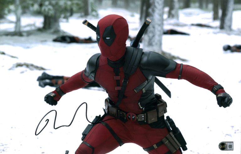 RYAN REYNOLDS SIGNED DEADPOOL WOLVERINE WADE WILSON 11X17 MARVEL PHOTO BAS COA