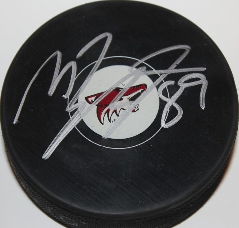 MIKKEL BOEDKER SIGNED ARIZONA COYOTES HOCKEY PUCK W/CASE PHOENIX COA