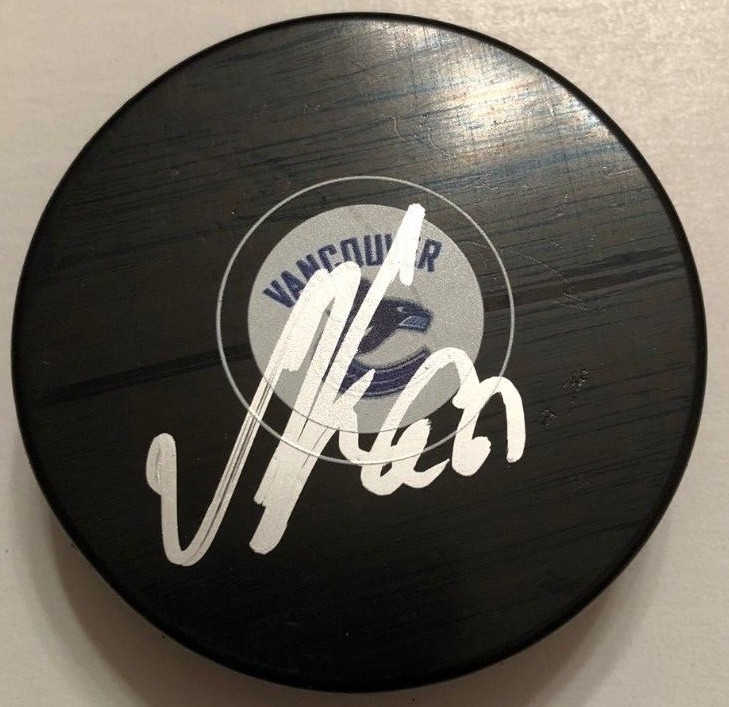 MARKUS GRANLUND SIGNED VANCOUVER CANUCKS PUCK W/CASE COA