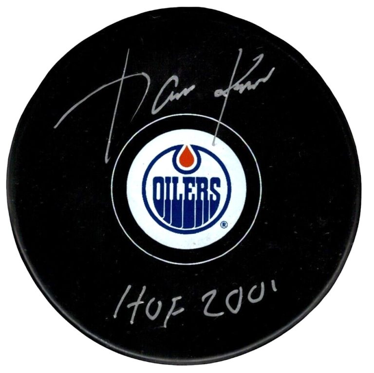 Jari Kurri Signed Edmonton Oilers Logo Puck w/ HOF 2001 Beckett Witness BAS COA