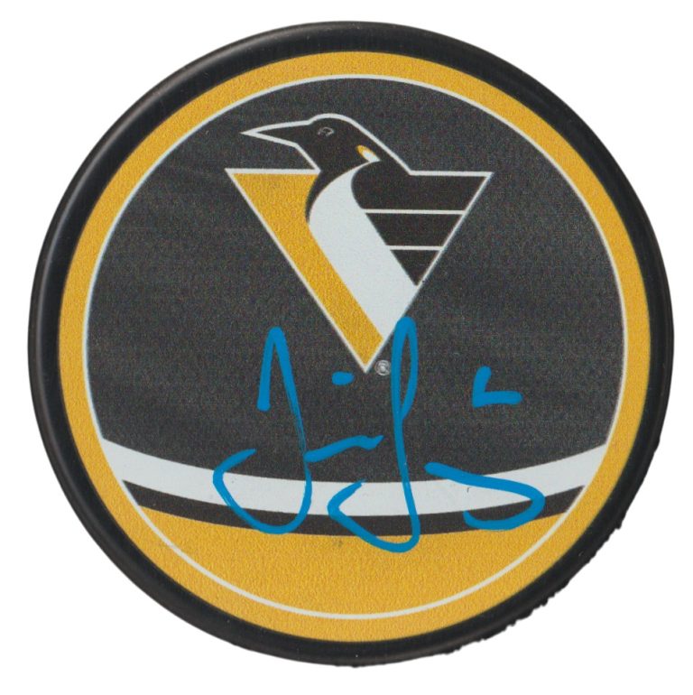 Jaromir Jagr Signed Penguins Reverse Retro Puck Beckett Witness BAS COA