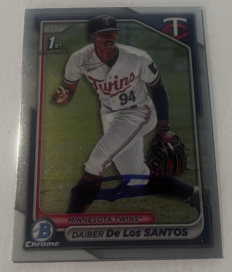 DAIBER DE LOS SANTOS SIGNED 2024 BOWMAN CHROME PROSPECT BASEBALL CARD AUTO