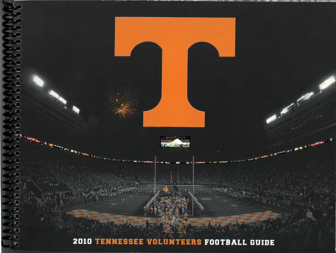 Tennessee Volunteers 2010 College Football Official Media Guide/Program- EXC+
