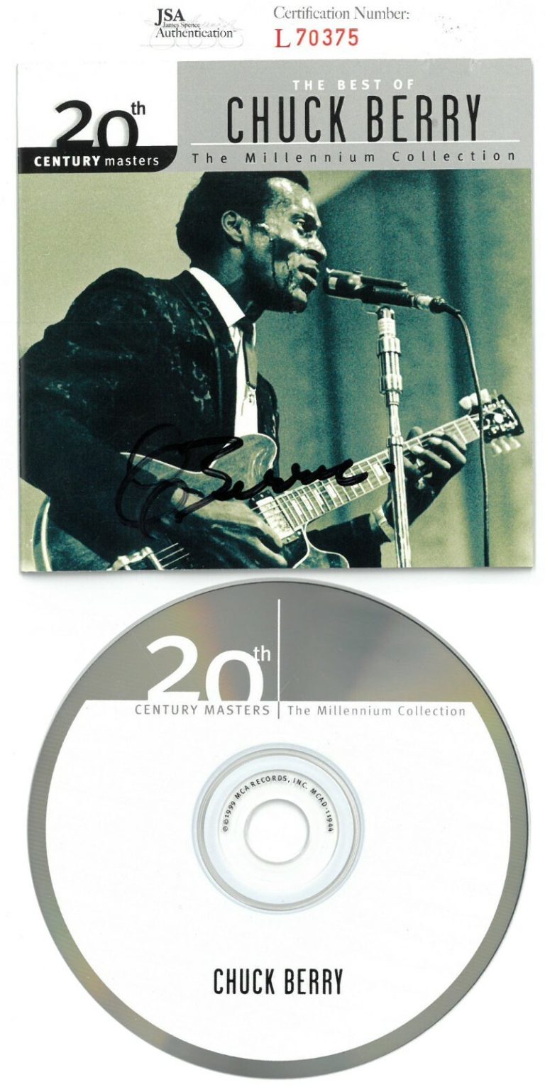 Chuck Berry signed 1999 The Best of Chuck Berry Album Cover w/ CD & Case- JSA