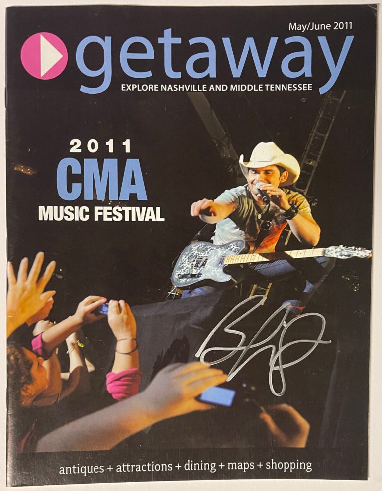 Brad Paisley signed 2011 Getaway CMA Music Festival Full Magazine-Beckett Review