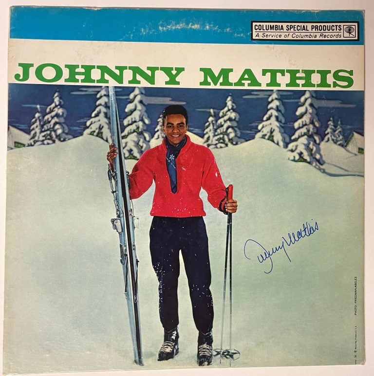 Johnny Mathis signed 1972 Merry Christmas Album Cover/LP/Vinyl/Record- Beckett