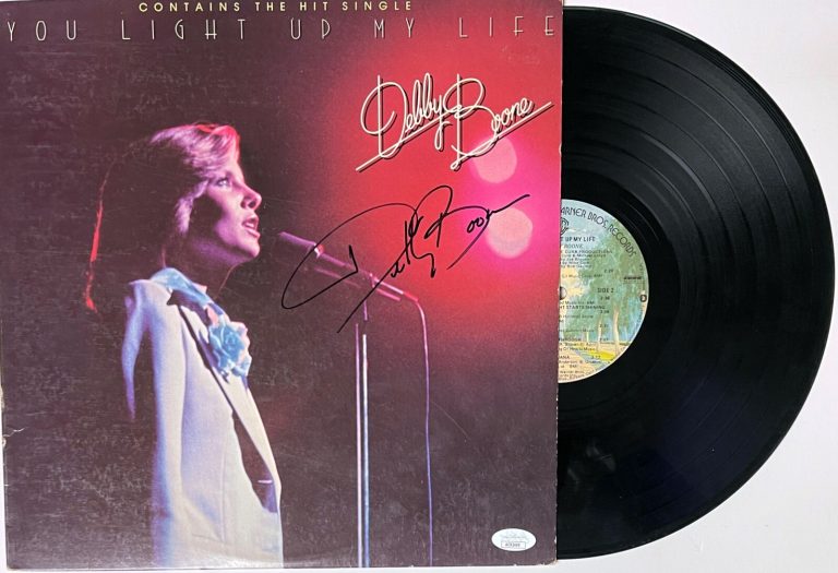 Debby Boone signed 1977 You Light Up My Life Album Cover/LP/Vinyl/Record- JSA