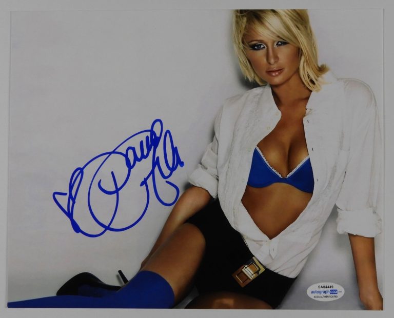 Paris Hilton Signed Autograph Photo 8 x 10 ACOA