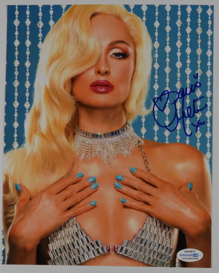 Paris Hilton Signed Autograph Photo 8 x 10 ACOA