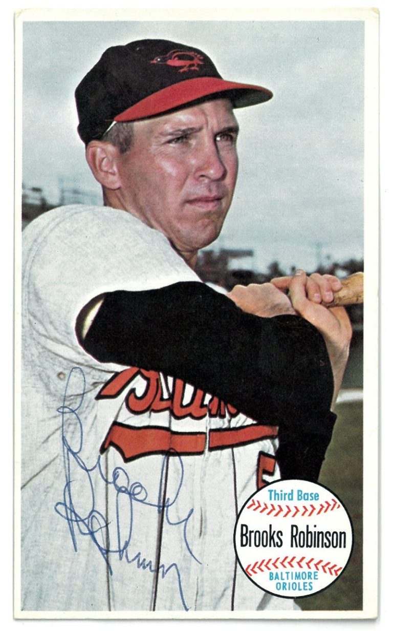 Brooks Robinson signed 1964 Topps Giants Baseball Card #50- COA