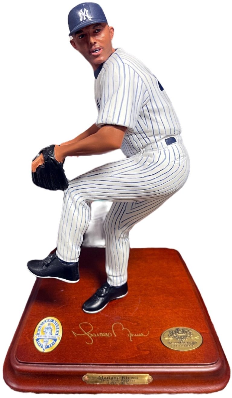 Mariano Rivera NY Yankees Figurine 1995-13 Retirement Danbury Mint  COO-PRISTINE
