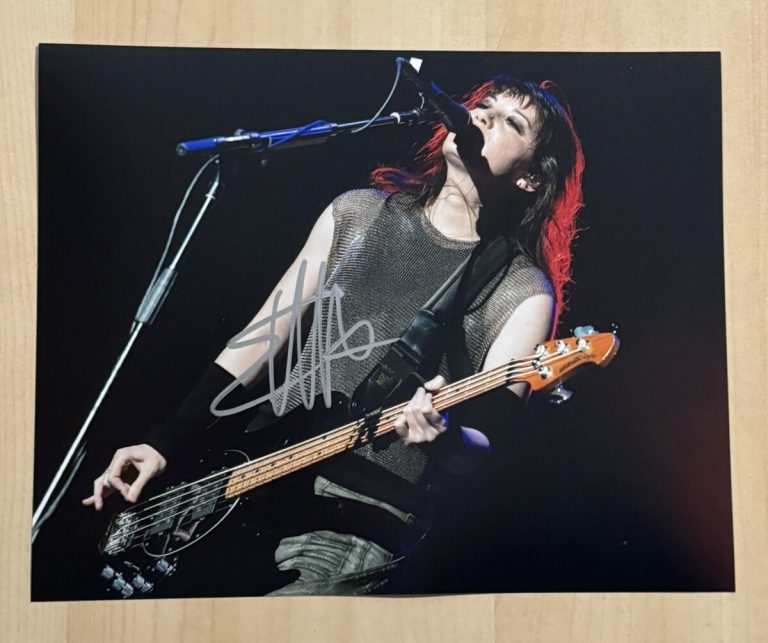 EMMA ANZAI HAND SIGNED 8x10 PHOTO AUTOGRAPHED EVANESCENCE BASSIST RARE COA