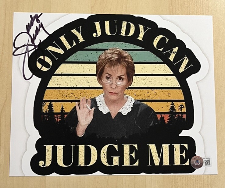 JUDGE JUDY SHEINDLIN SIGNED 8x10 PHOTO ACTRESS AUTOGRAPHED TV STAR SHOW BAS COA
