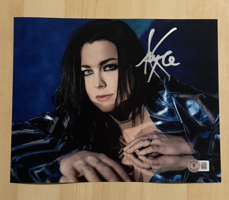 AMY LEE HAND SIGNED 8x10 PHOTO AUTOGRAPHED EVANESCENCE LEAD SINGER BAS COA
