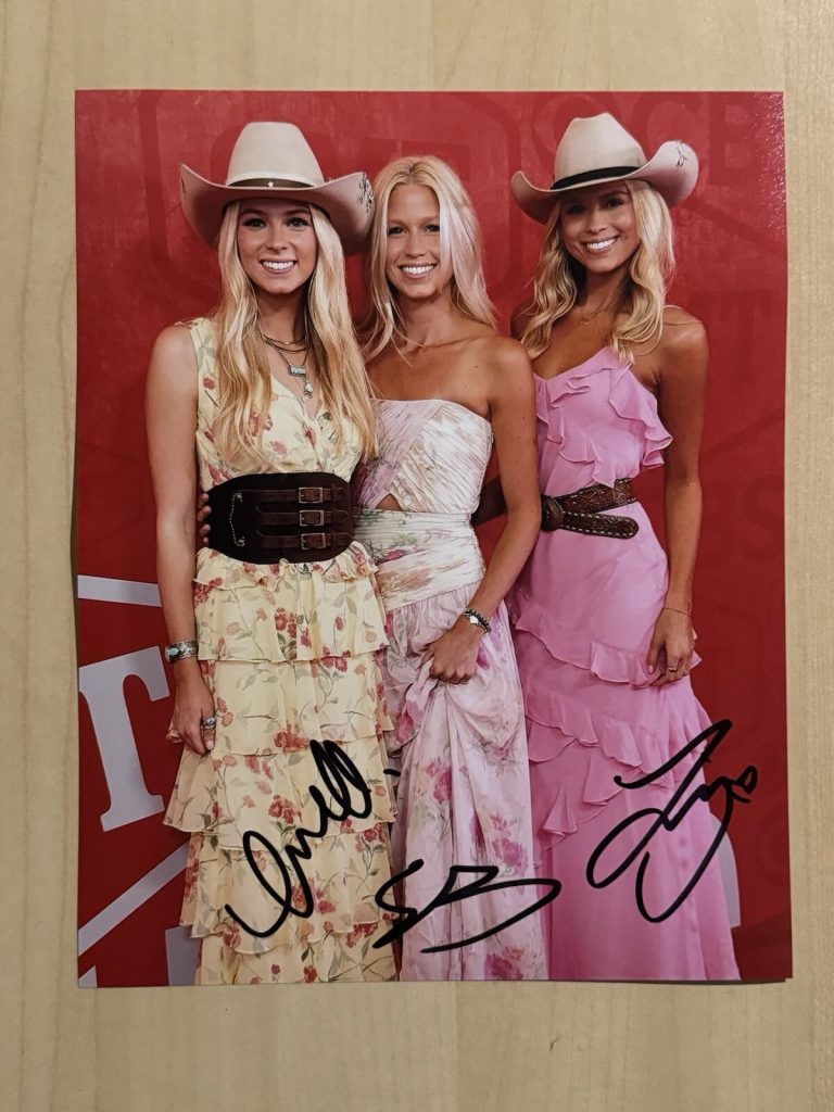 THE CASTELLOWS BAND SIGNED 8x10 PHOTO AUTOGRAPHED COUNTRY TRIO BAND SISTERS COA
