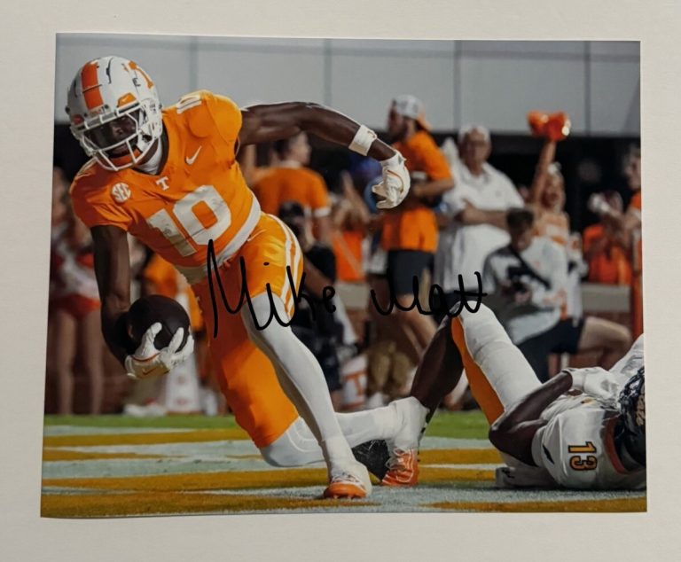 MIKE MATTHEWS SIGNED 8x10 PHOTO AUTOGRAPHED TENNESSEE VOLUNTEERS FOOTBALL COA