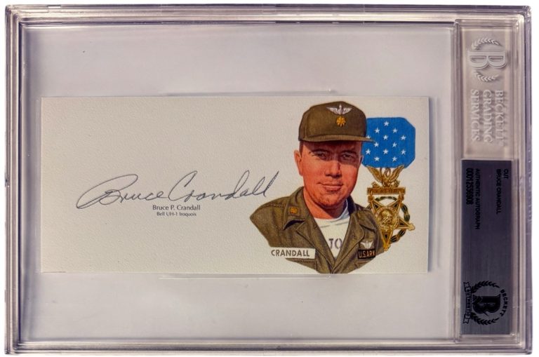 Bruce Crandall signed 6.5”x3” cut sig–Beckett Vietnam War / la Drang/Medal Honor