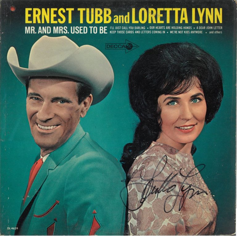 Loretta Lynn signed 1965 Mr. & Mrs. Use To Be Album Cover/LP/Vinyl Record- JSA