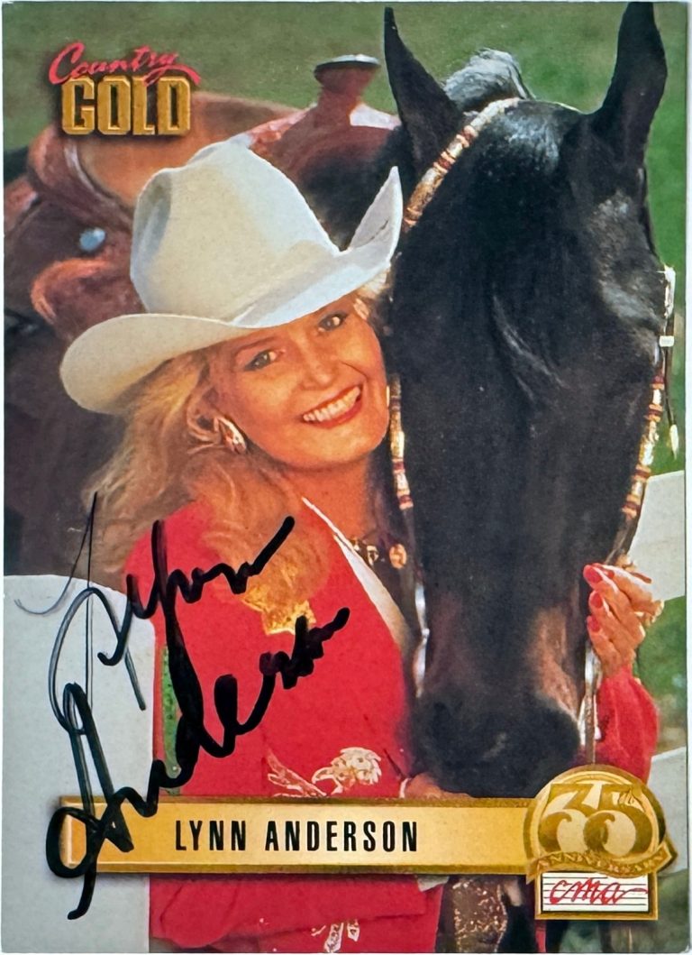 Lynn Anderson signed 1993 Sterling Country Gold CMA 35th On Card Auto #105- COA