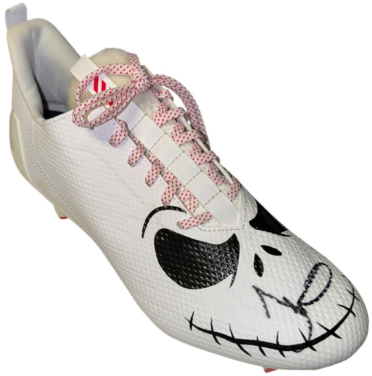 Tyreek Hill signed Adidas Nightmare Before Christmas Jack Skellington Cleat- BAS